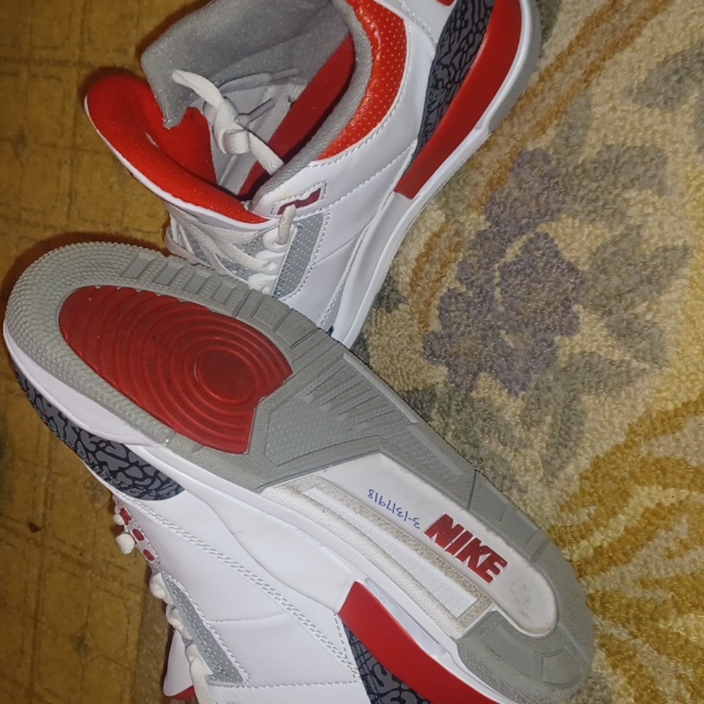 Jordan 3s - Picture 8 of 8